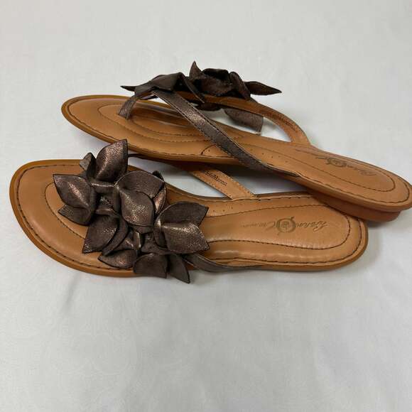 Born - Picture 4 of 9